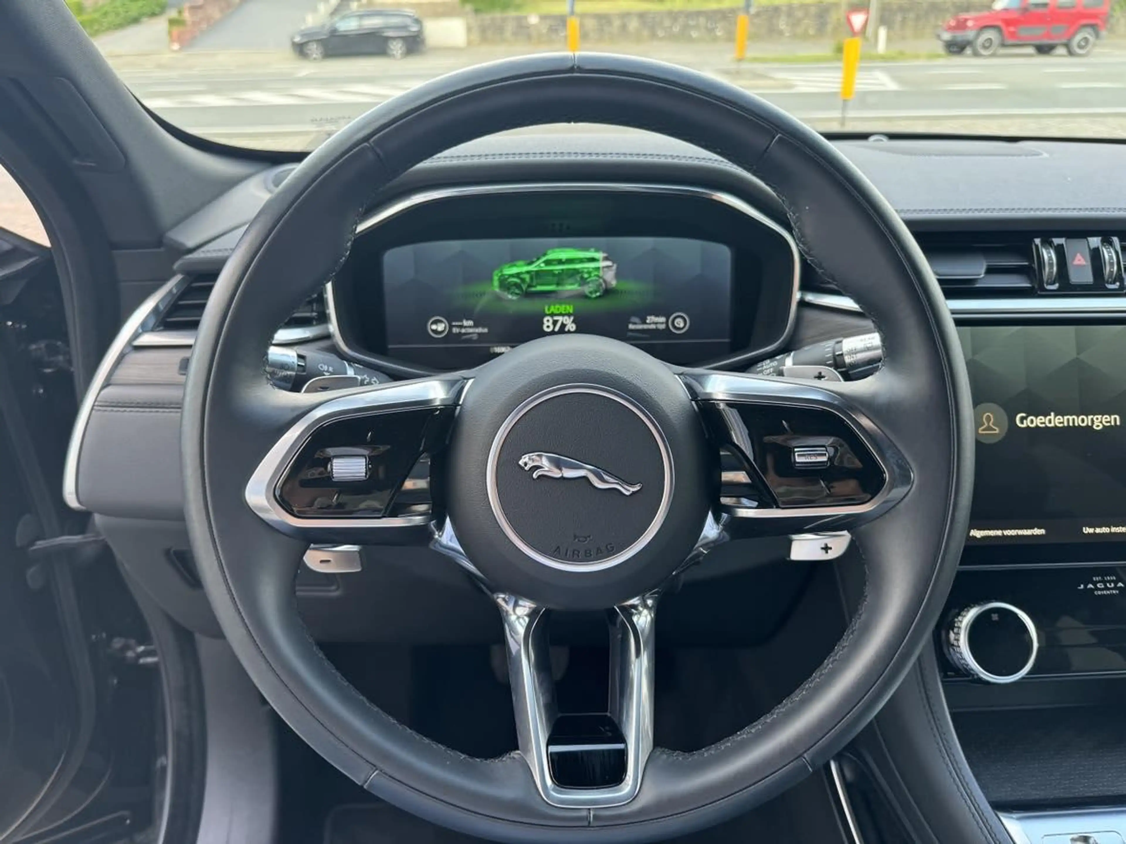 Jaguar F-Pace S P400e PHEV — photo 14
