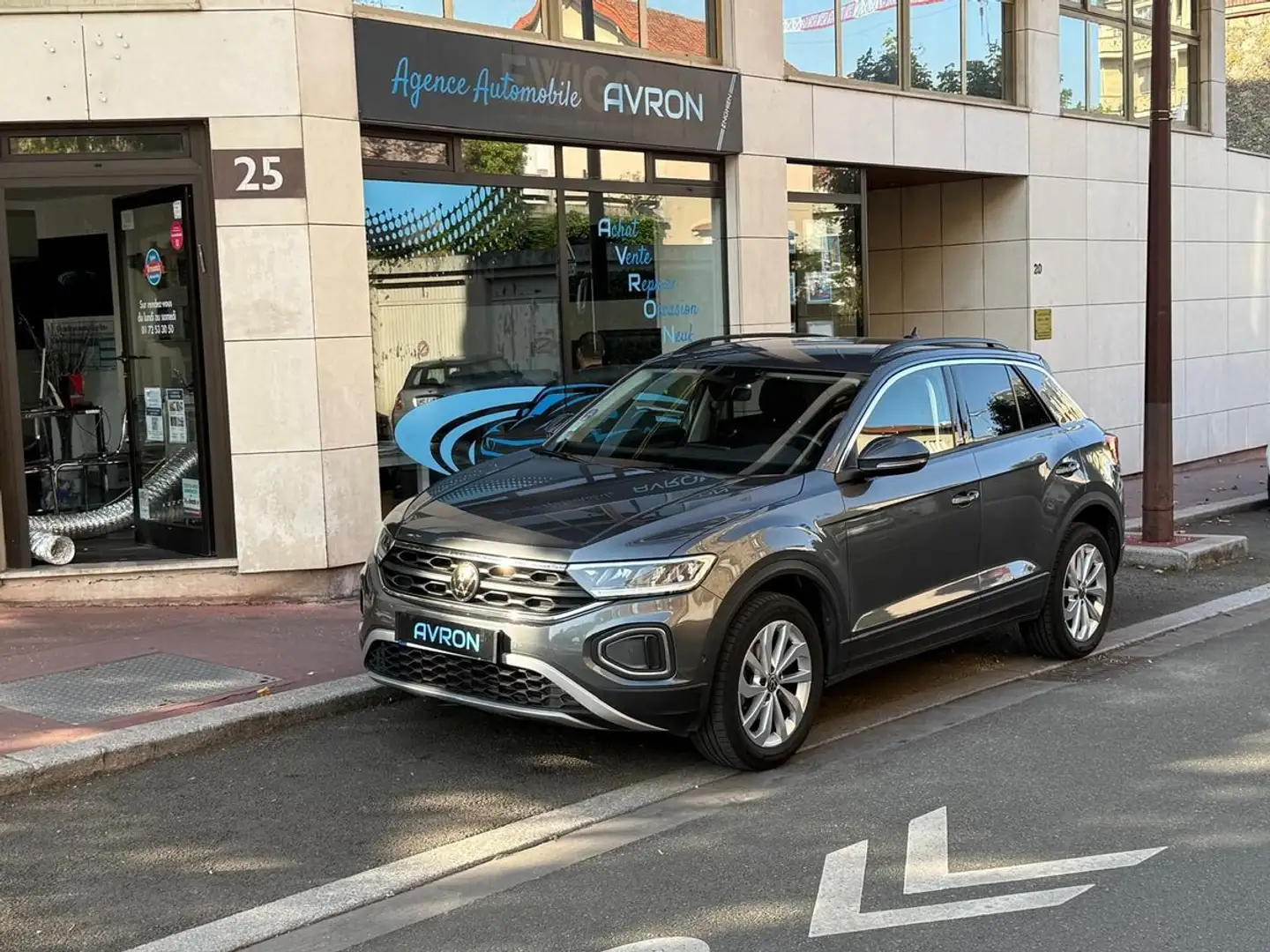 Volkswagen T-Roc T ROC 1.5 TSI 150 START/STOP LIFE DSG7 Gris - 1