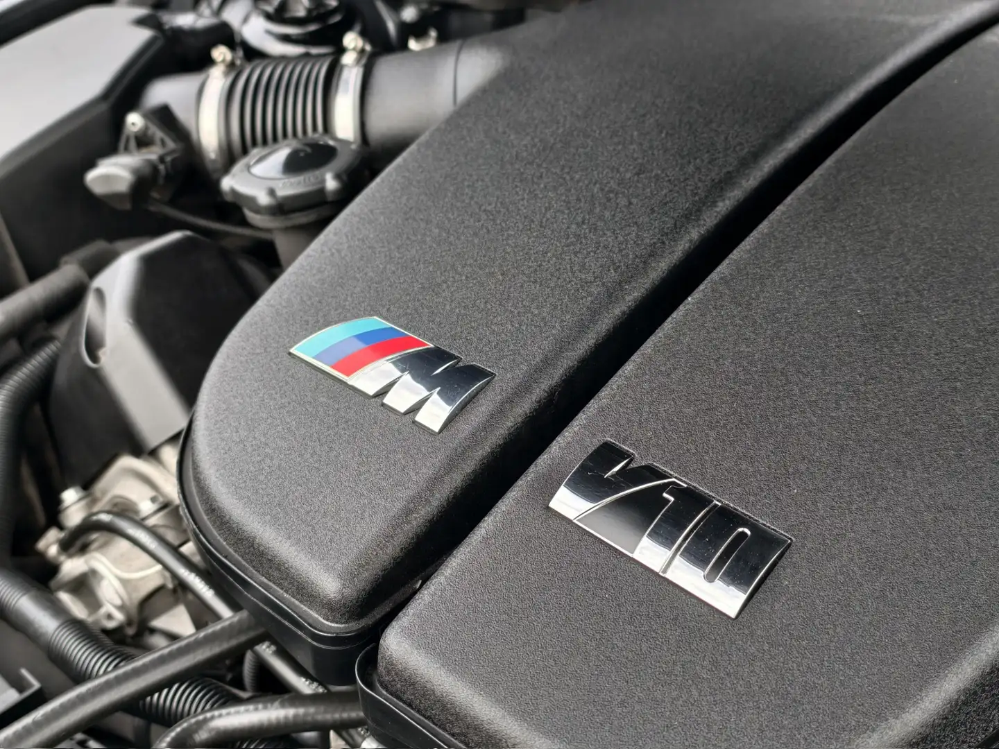 BMW M6 6-serie / 5.0 V10 / CARBON DAK /19'|YOUNGTIMER / G Zwart - 2