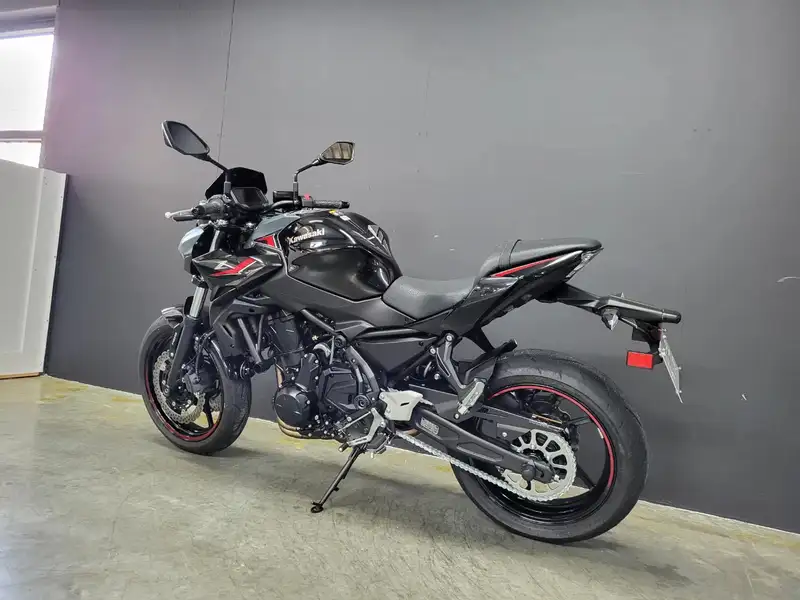 Kawasaki Z 650 - foto 6