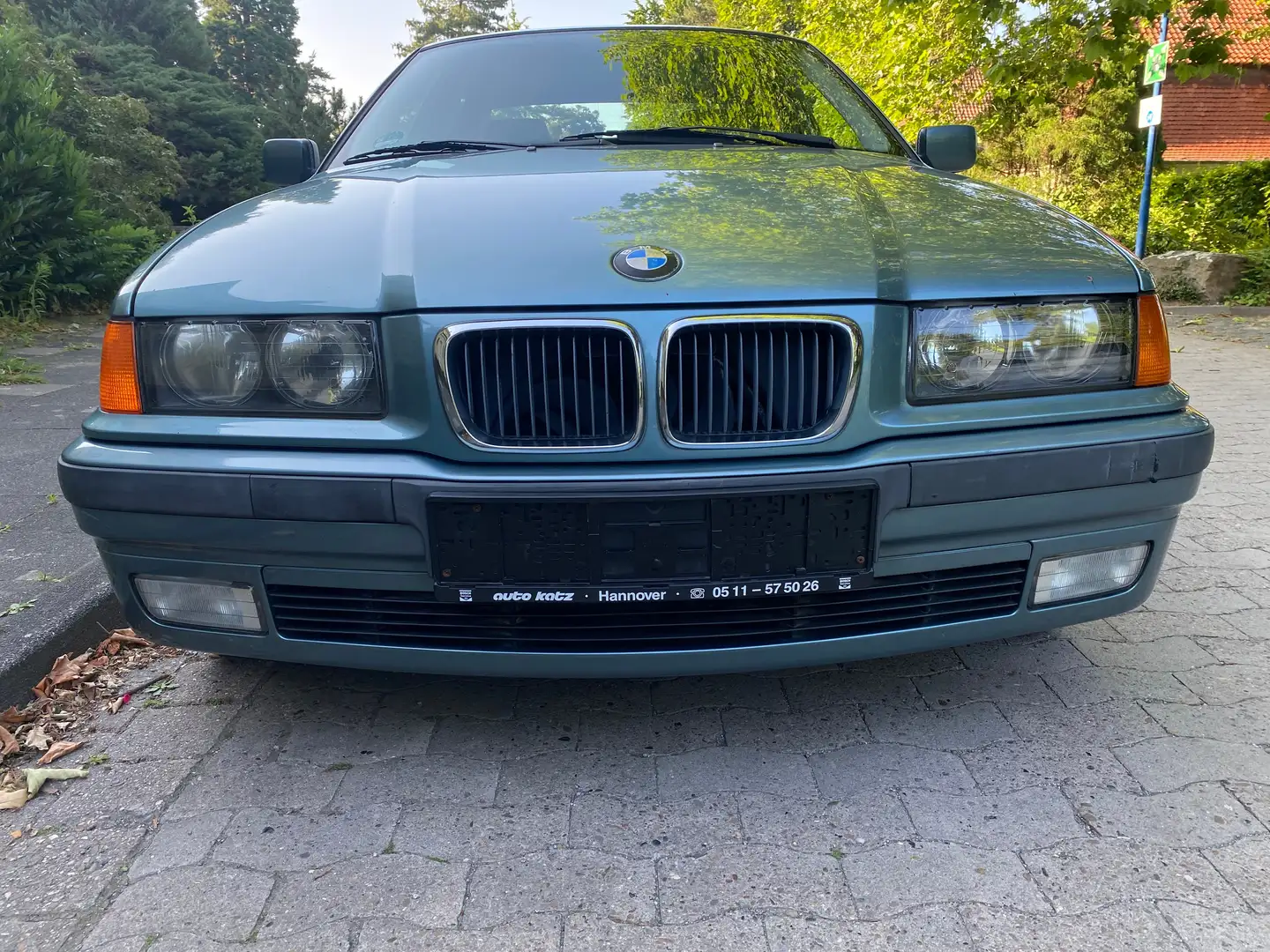 BMW 323 323i Autom., E36, 1. Hand, 87.000 km,Klimaautom., Grün - 1