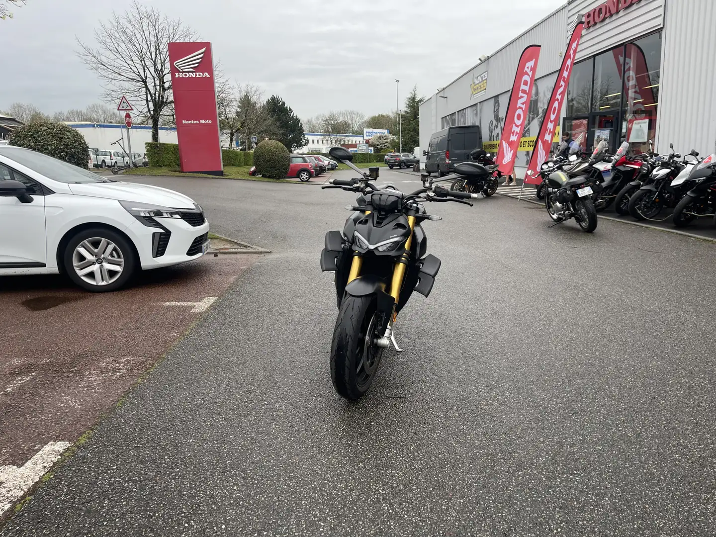 Ducati Streetfighter Negro - 2