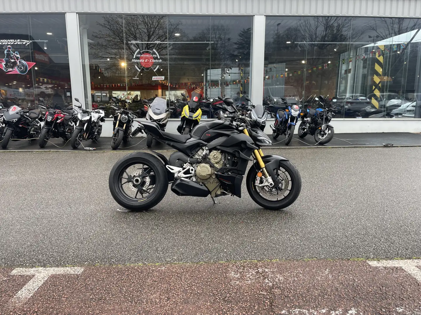 Ducati Streetfighter Negro - 1