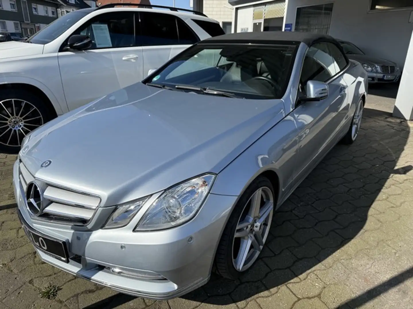 Mercedes-Benz E 200 Cabrio Avantgarde 19 Zoll Airscarf Leder Argent - 2