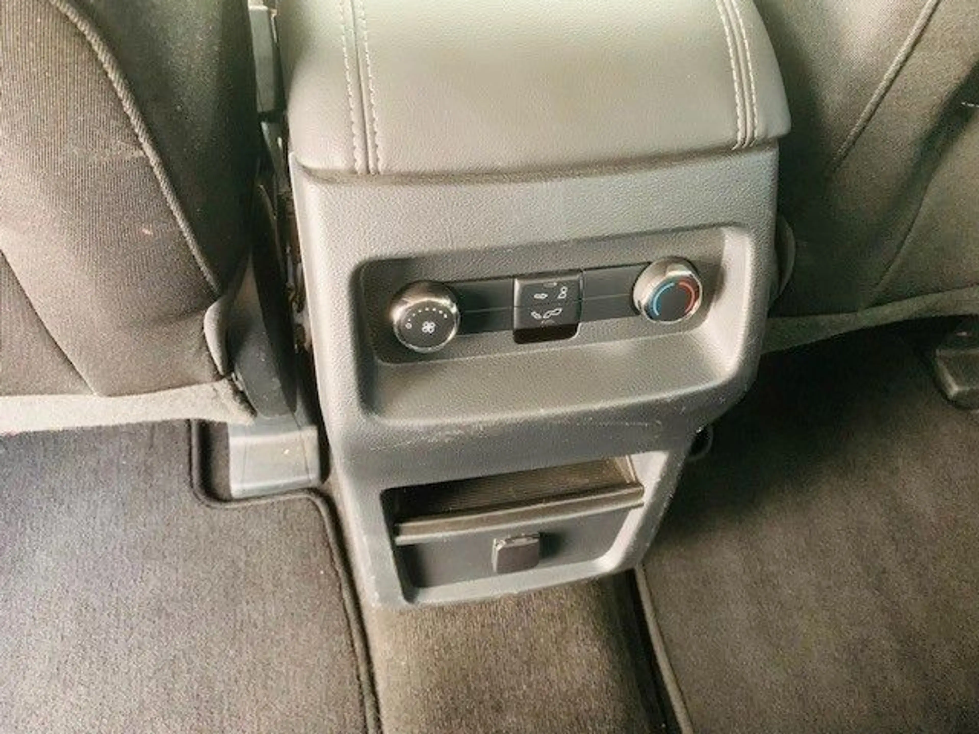 Ford Galaxy 165Ps Benzin Titanium — photo 8