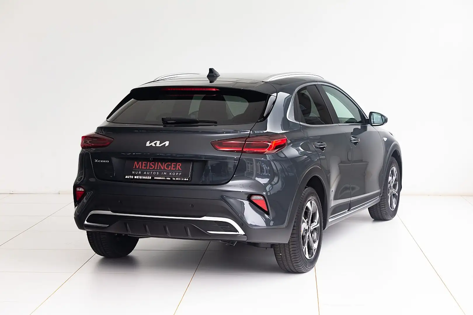 Kia XCeed 1.0 TGDI MY26 Grau - 2