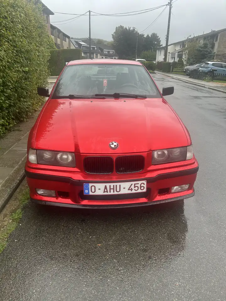 BMW 318i, foto 5