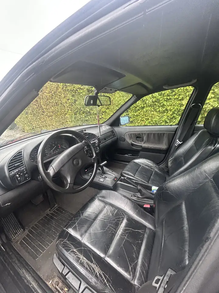 BMW 318i, foto 6