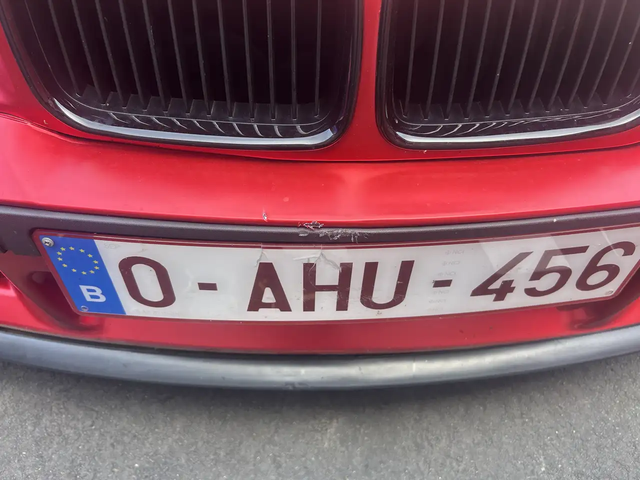 BMW 318i, foto 2
