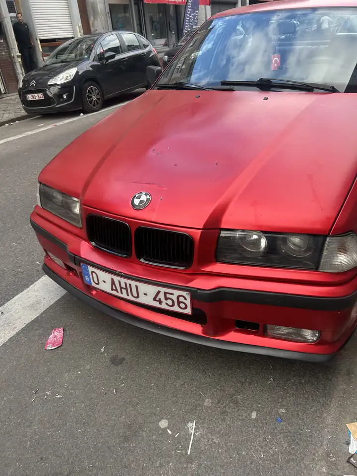 BMW 318i, foto 4