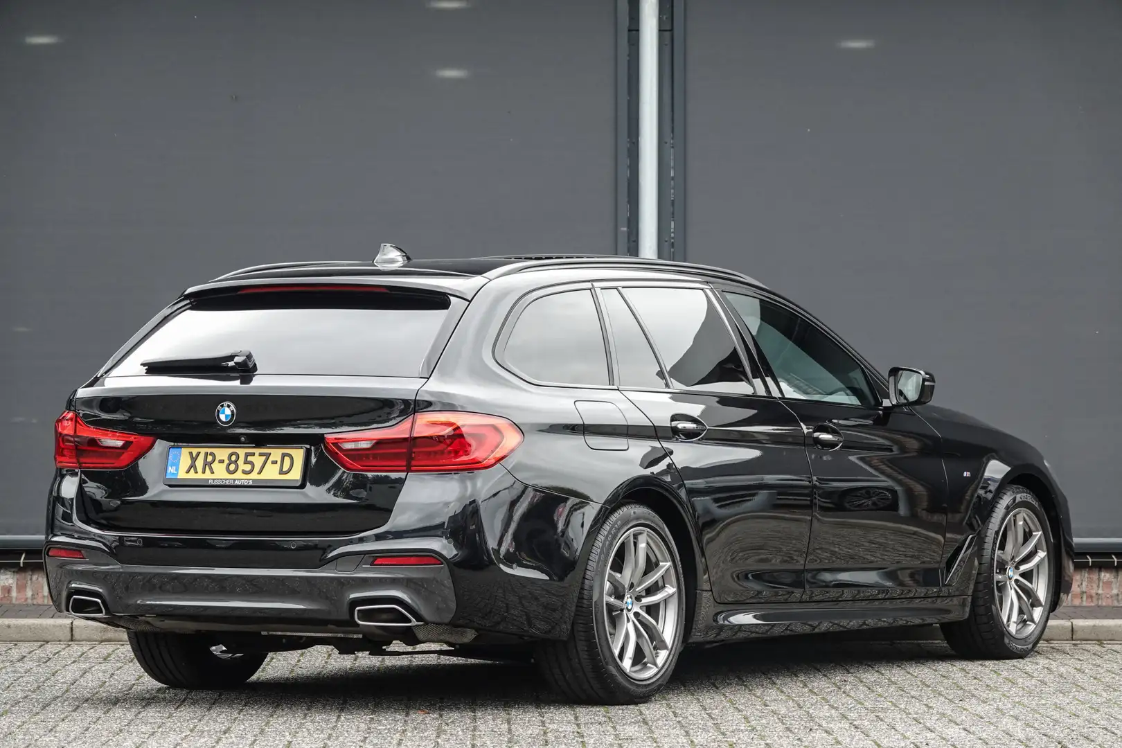 BMW 520 5-serie Touring 520i 184Pk Aut. | High Executive | Zwart - 2