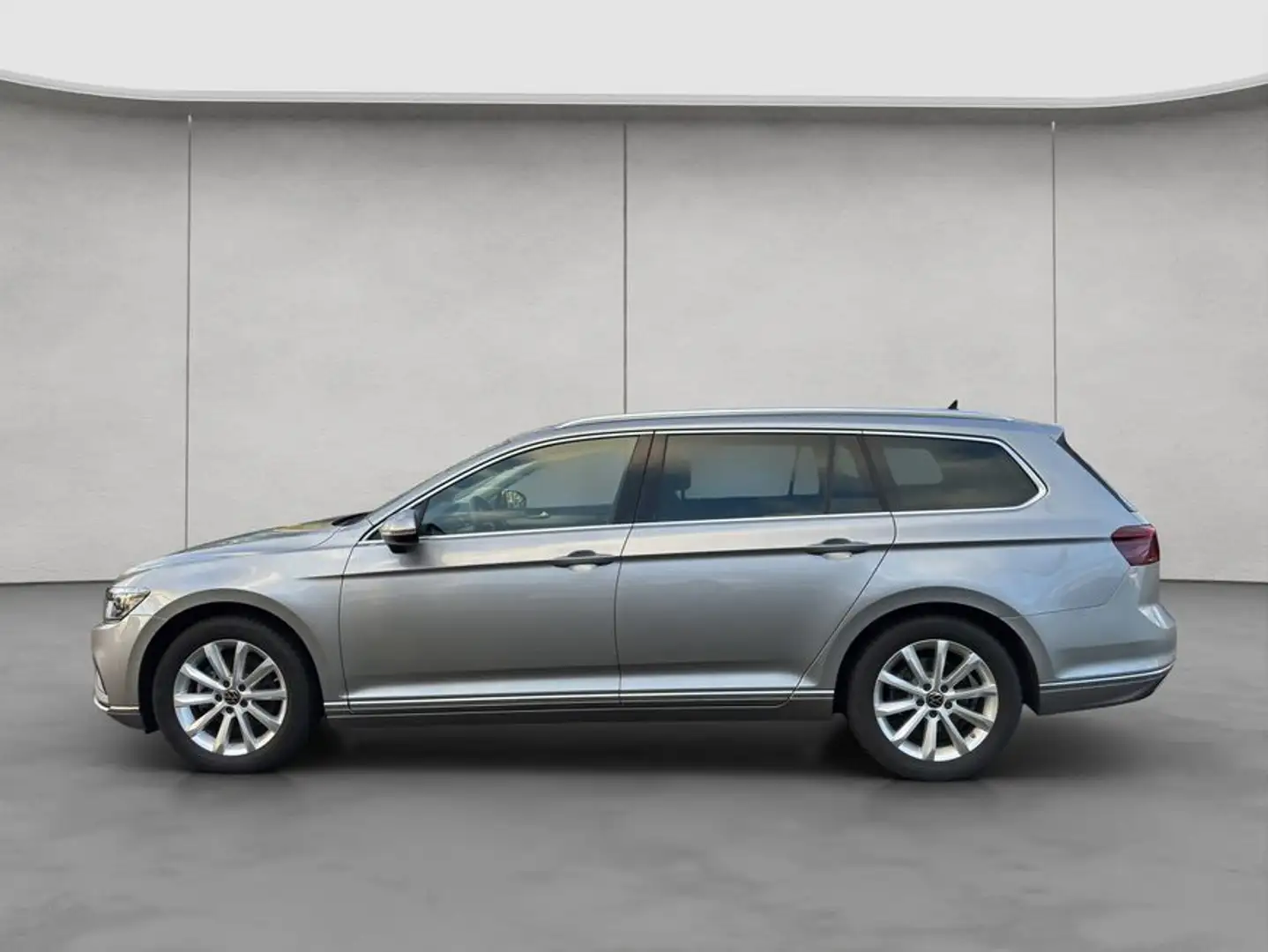 Volkswagen Passat Variant 2,0 TDI DSG Elegance AHK ACC KAME Silber - 2