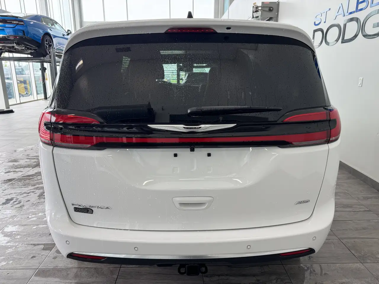 Chrysler Pacifica снимка Chrysler Pacifica