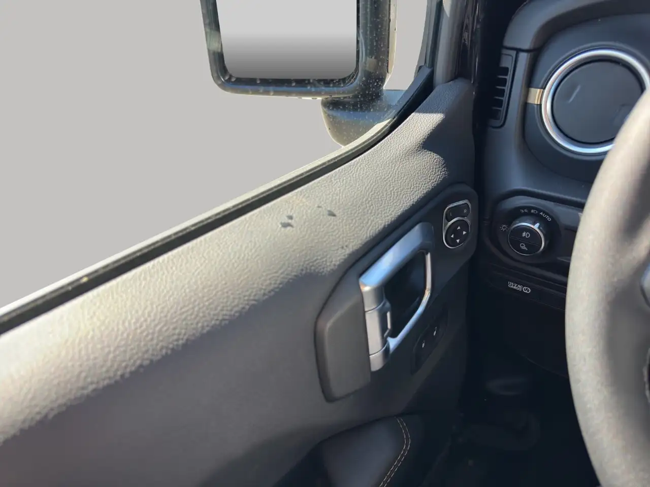 Jeep Gladiator снимка Jeep Gladiator