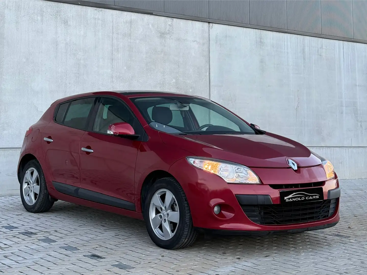 Renault Megane Megane 1.6i Privilège • Full • Toit pano Rouge - 2