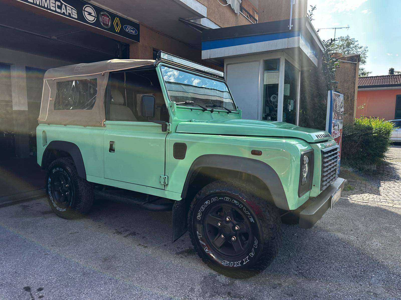Land Rover Defender