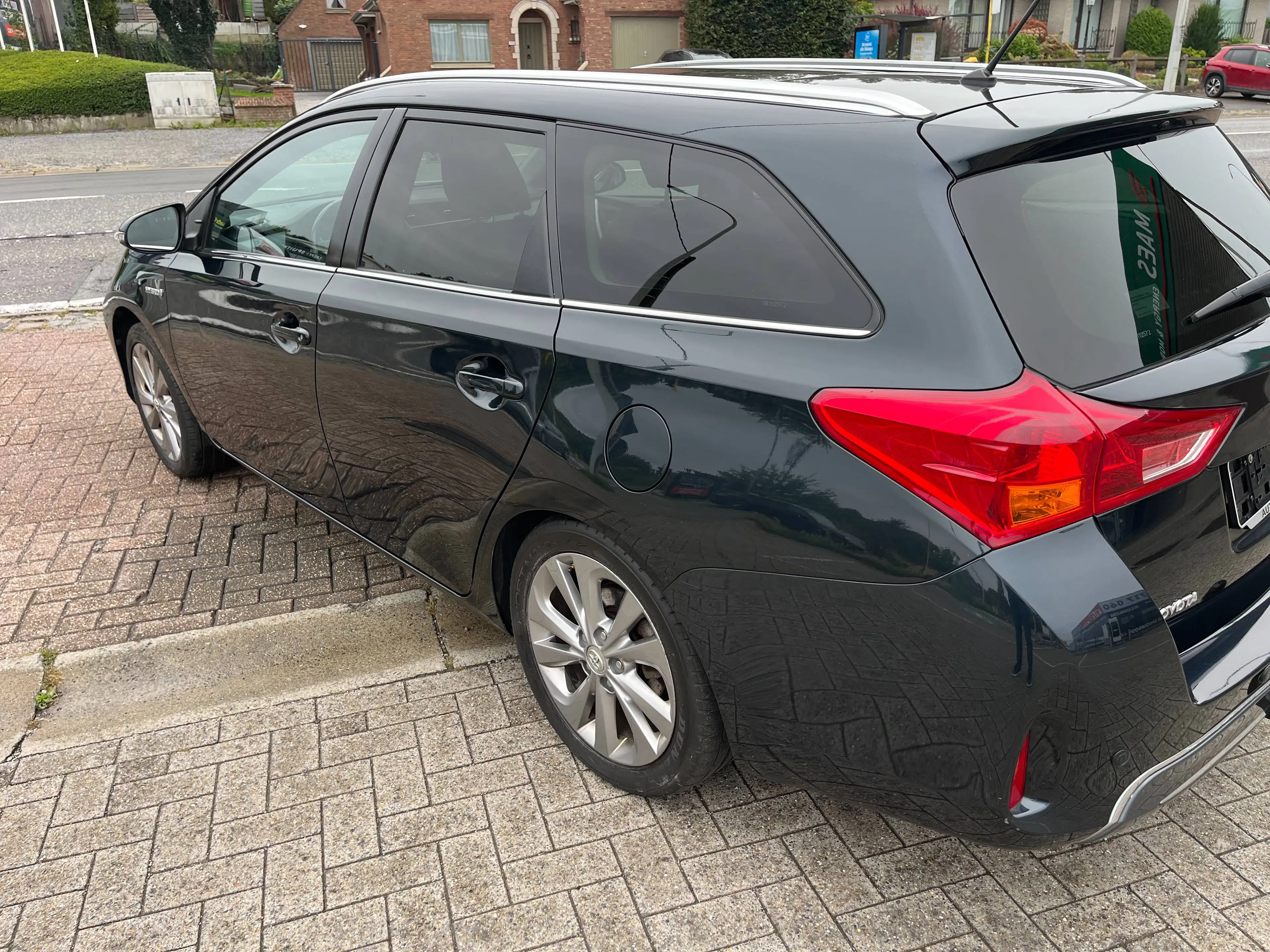 Toyota Auris Auris SW HEV 1.8i HSD Premium CVT — photo 3