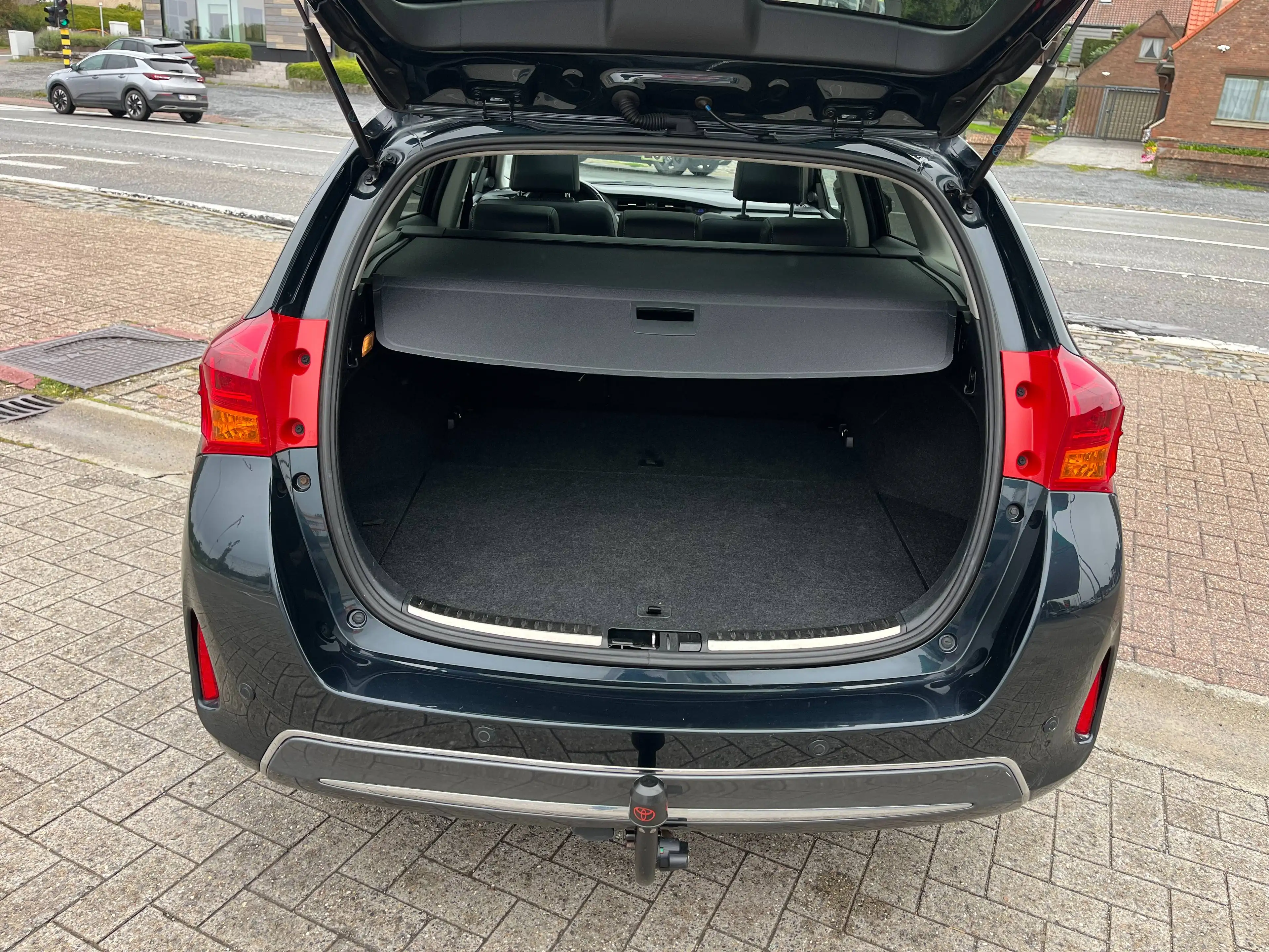 Toyota Auris Auris SW HEV 1.8i HSD Premium CVT — photo 13