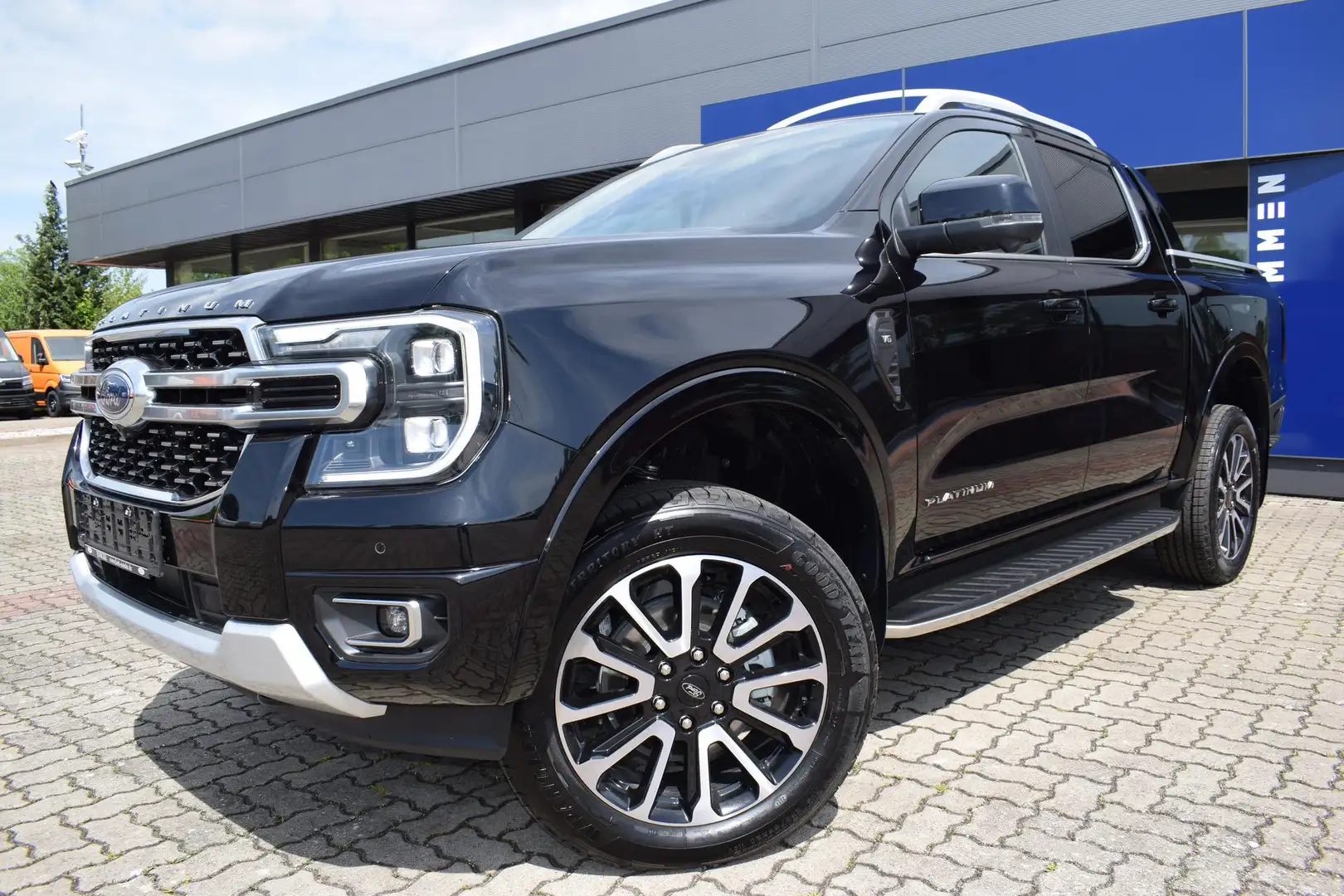Ford Ranger Platinum 3.0d V6 LED ACC NAVI TWA ROLLO Noir - 1