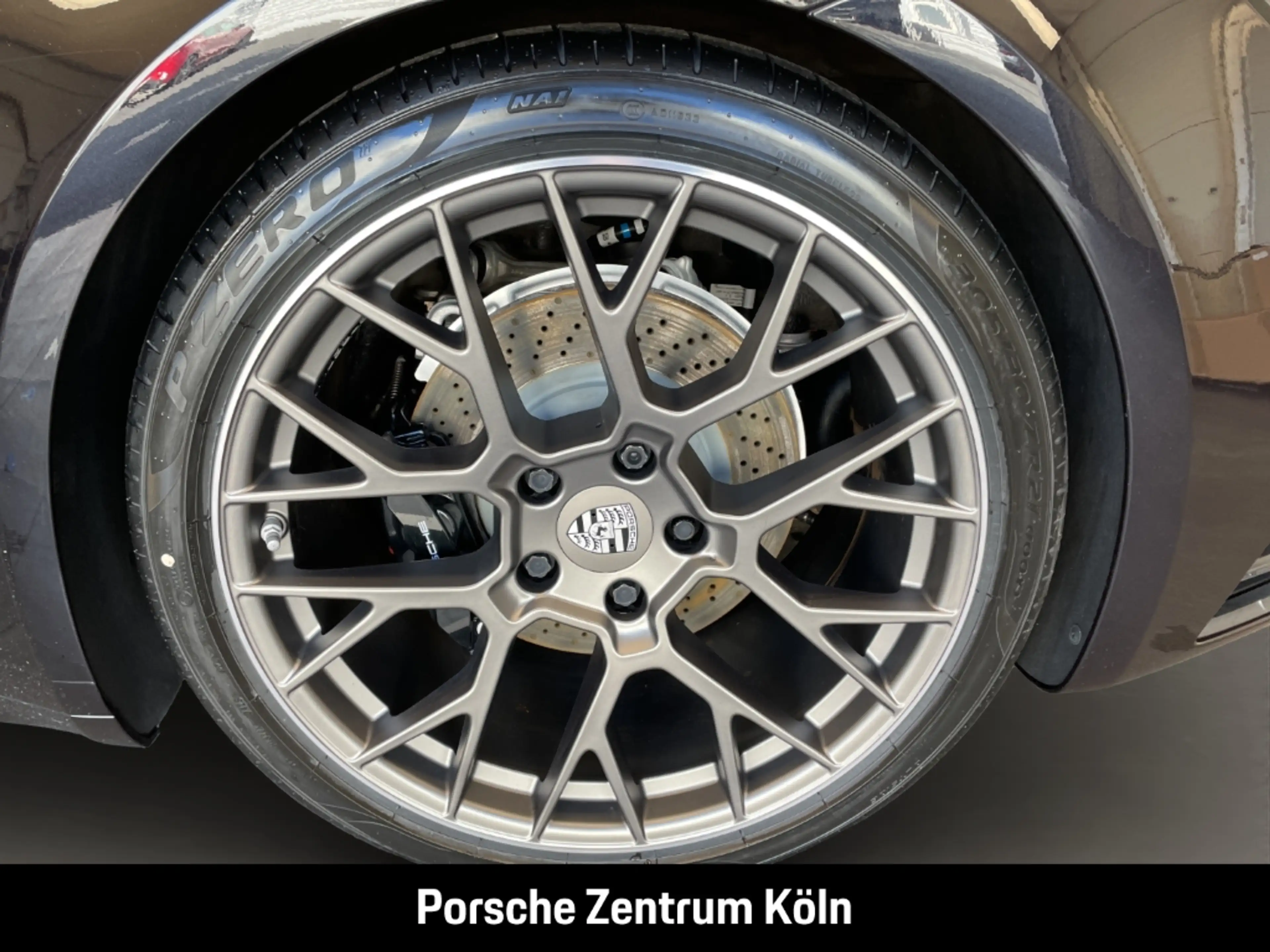 Porsche 992 (911) Carrera S — photo 11