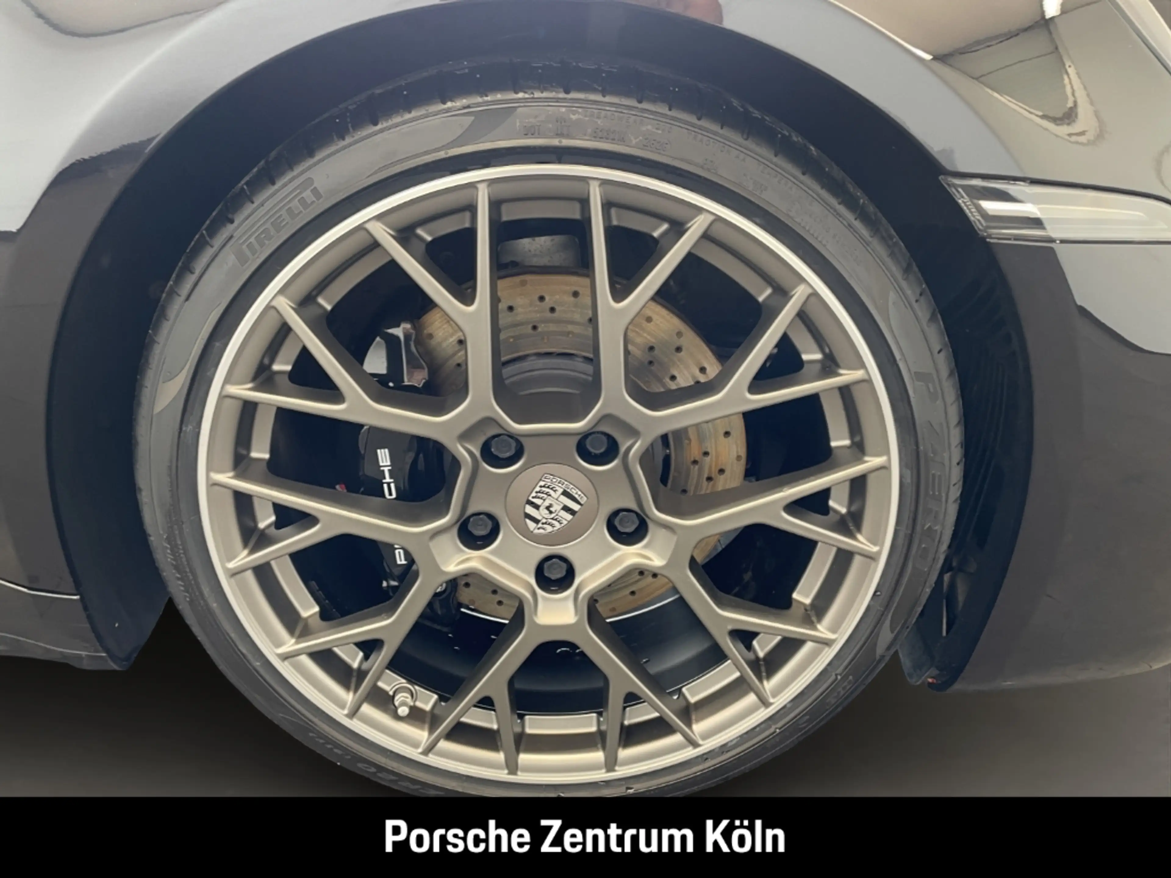 Porsche 992 (911) Carrera S — photo 9