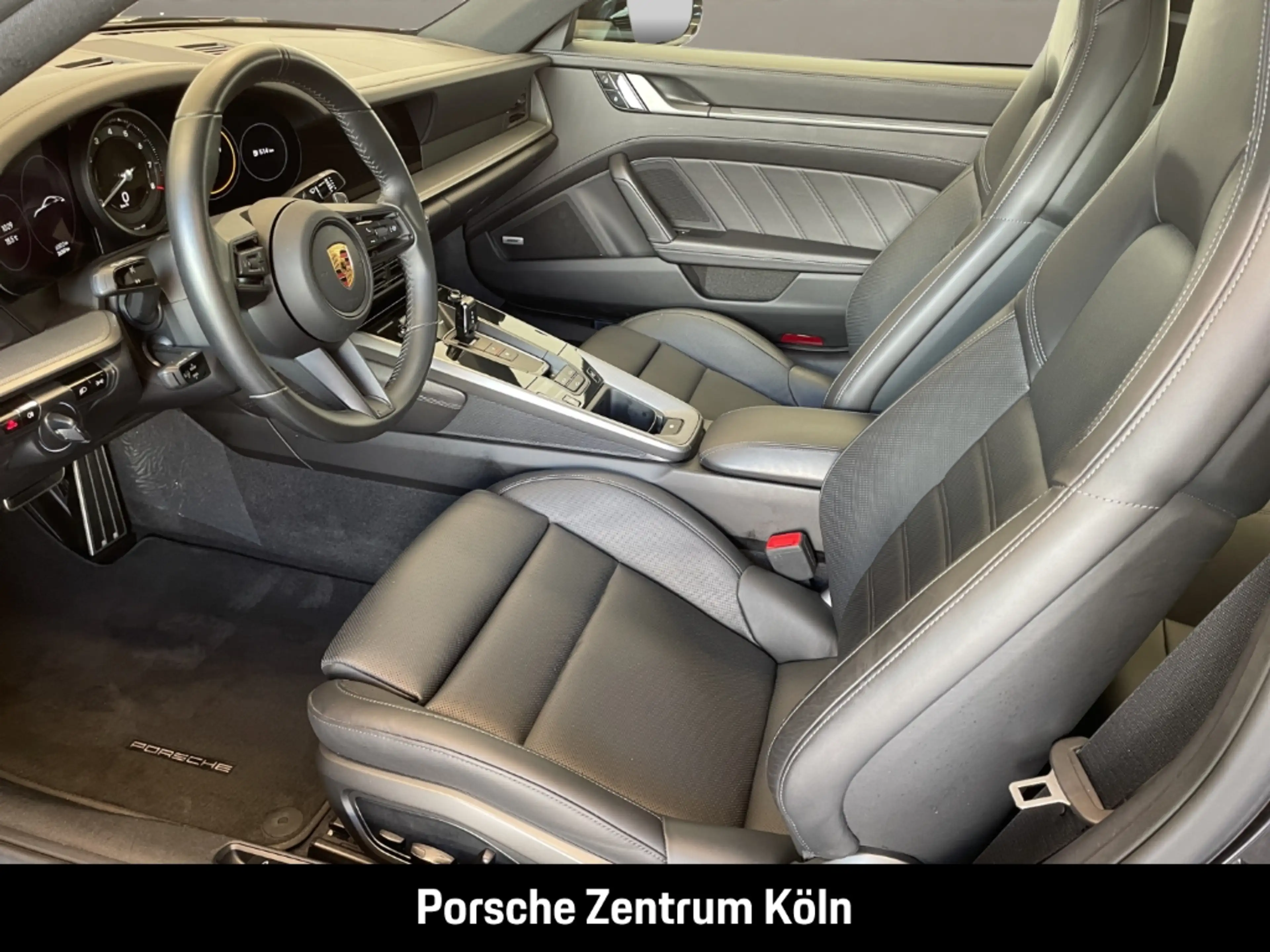 Porsche 992 (911) Carrera S — photo 13