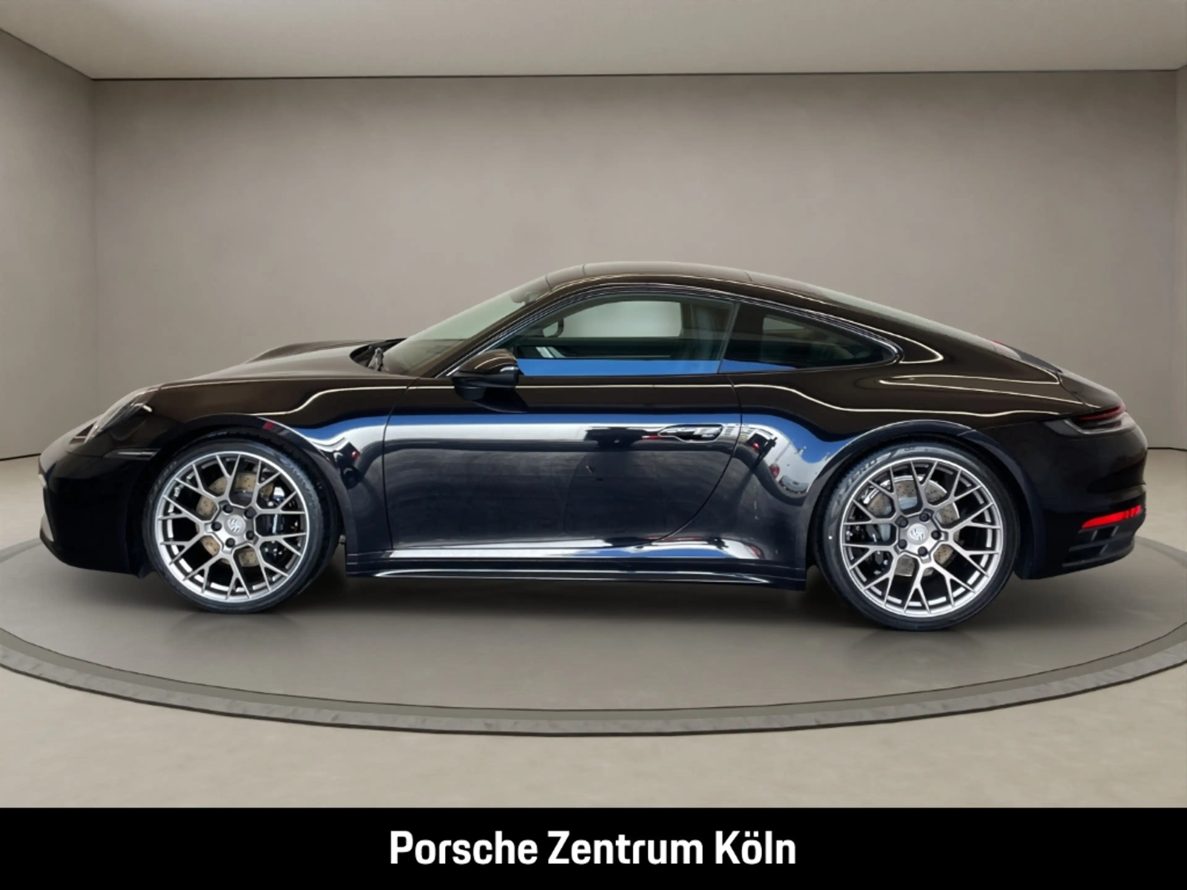Porsche 992 (911) Carrera S — photo 2