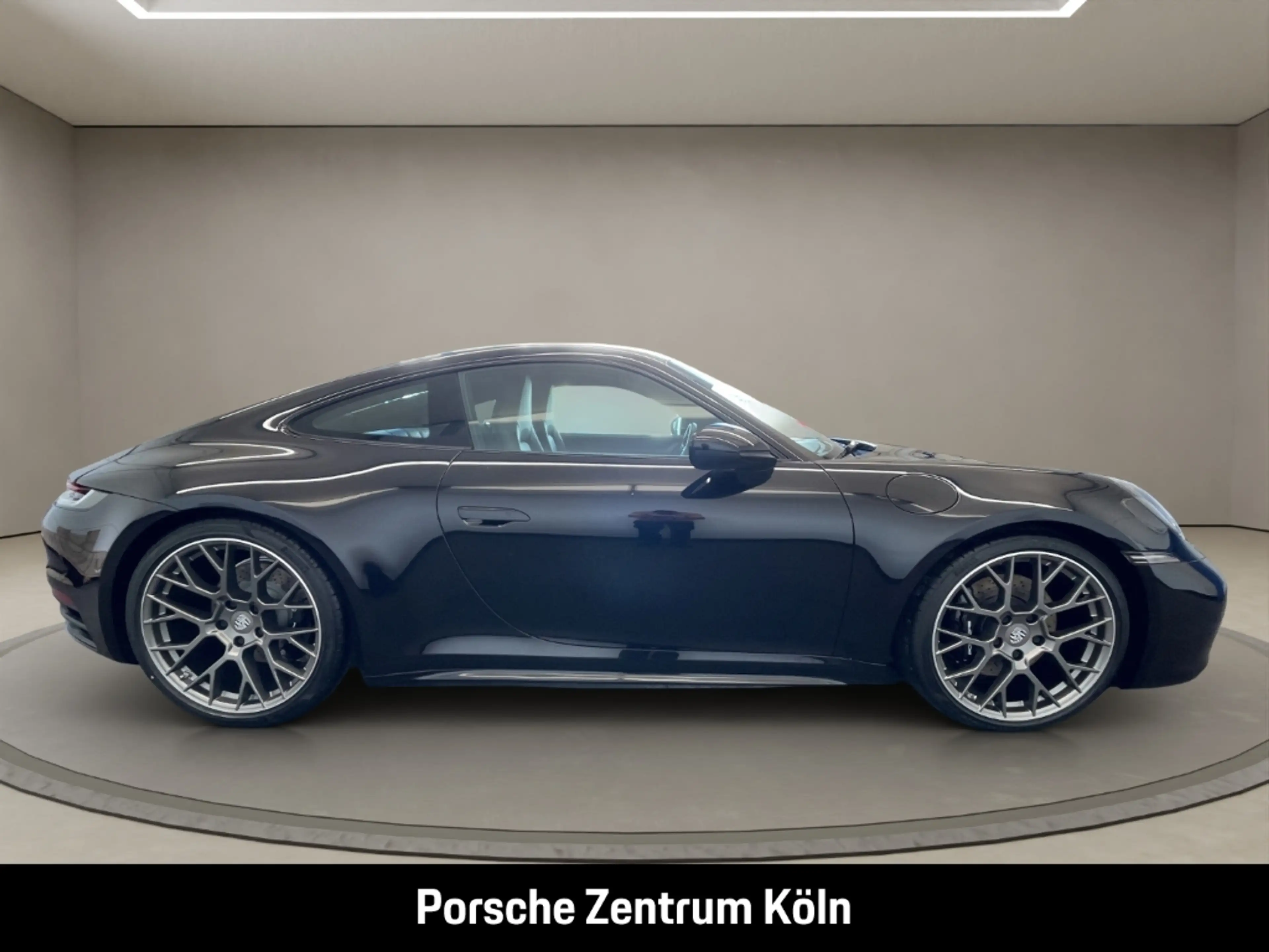 Porsche 992 (911) Carrera S — photo 6