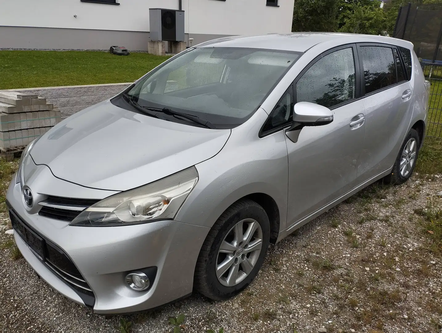 Toyota Verso Verso 1,6 D-4D Active Active Silber - 1