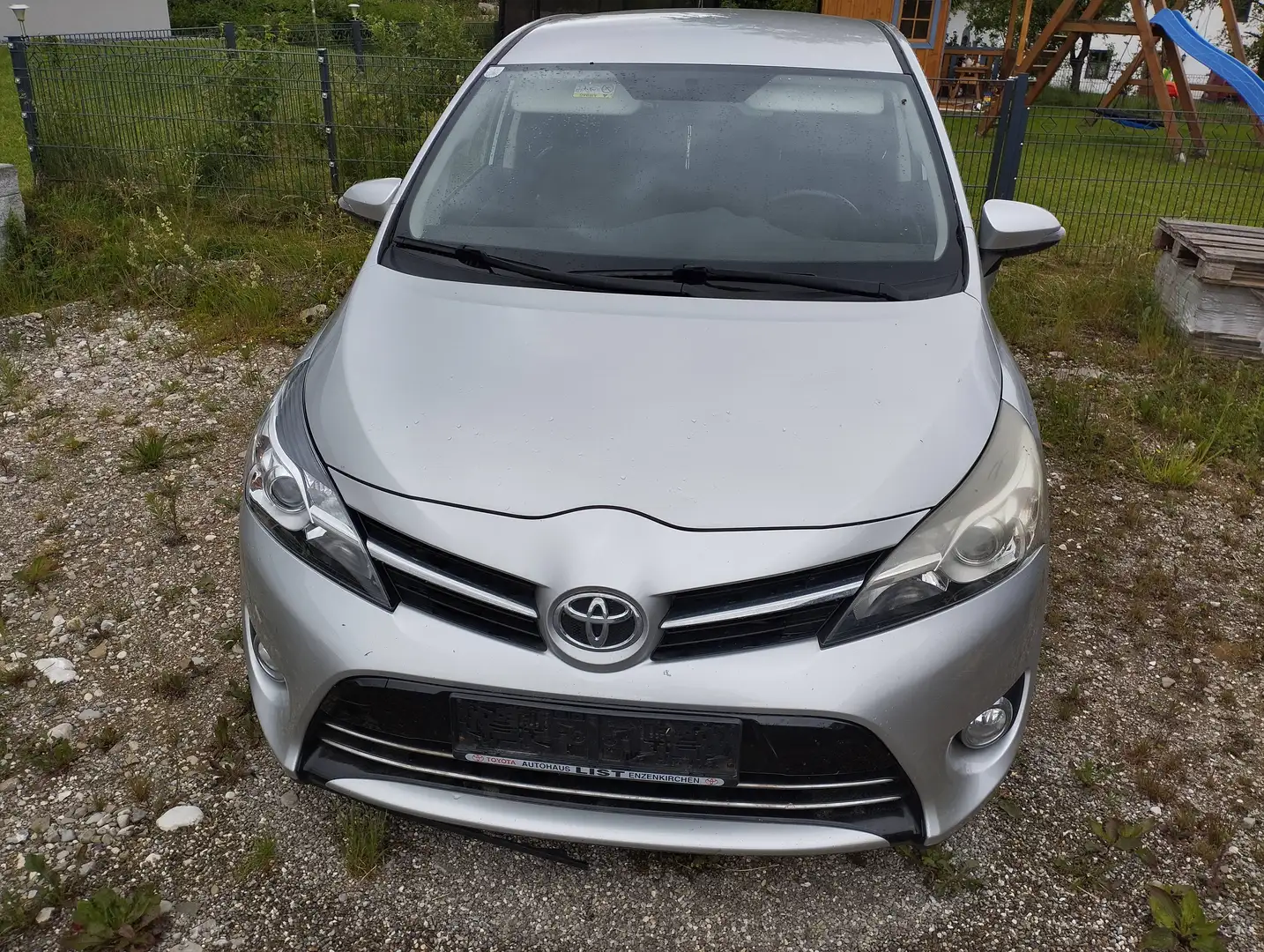 Toyota Verso Verso 1,6 D-4D Active Active Silber - 2