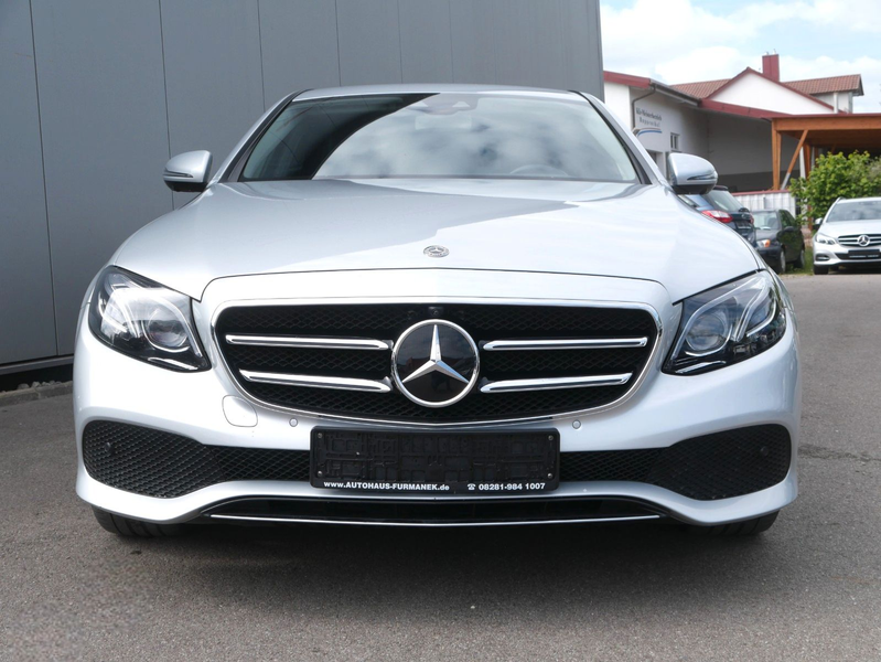 Mercedes-Benz E 400 d 4Matic Lim. Avantgarde NAVI/LED/360°/DIST — photo 6