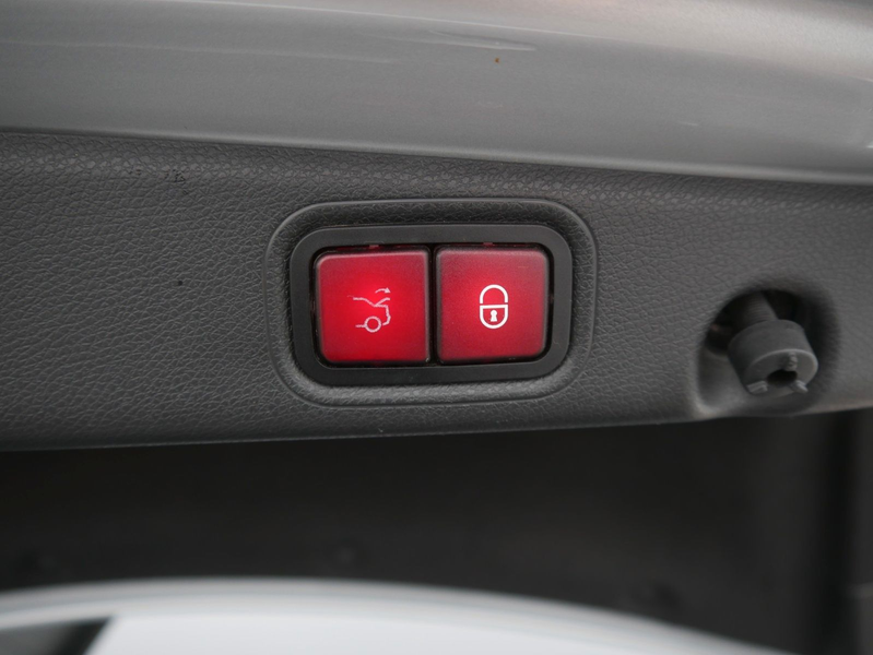 Mercedes-Benz E 400 d 4Matic Lim. Avantgarde NAVI/LED/360°/DIST — photo 12