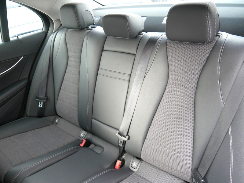 Mercedes-Benz E 400 d 4Matic Lim. Avantgarde NAVI/LED/360°/DIST — photo 10
