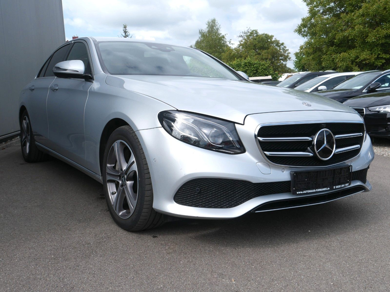 Mercedes-Benz E 400 d 4Matic Lim. Avantgarde NAVI/LED/360°/DIST — photo 5