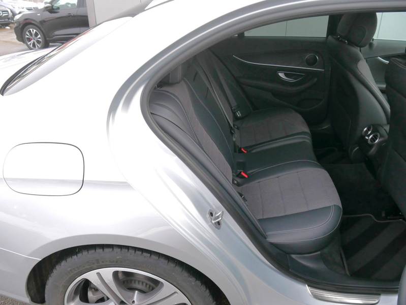 Mercedes-Benz E 400 d 4Matic Lim. Avantgarde NAVI/LED/360°/DIST — photo 13