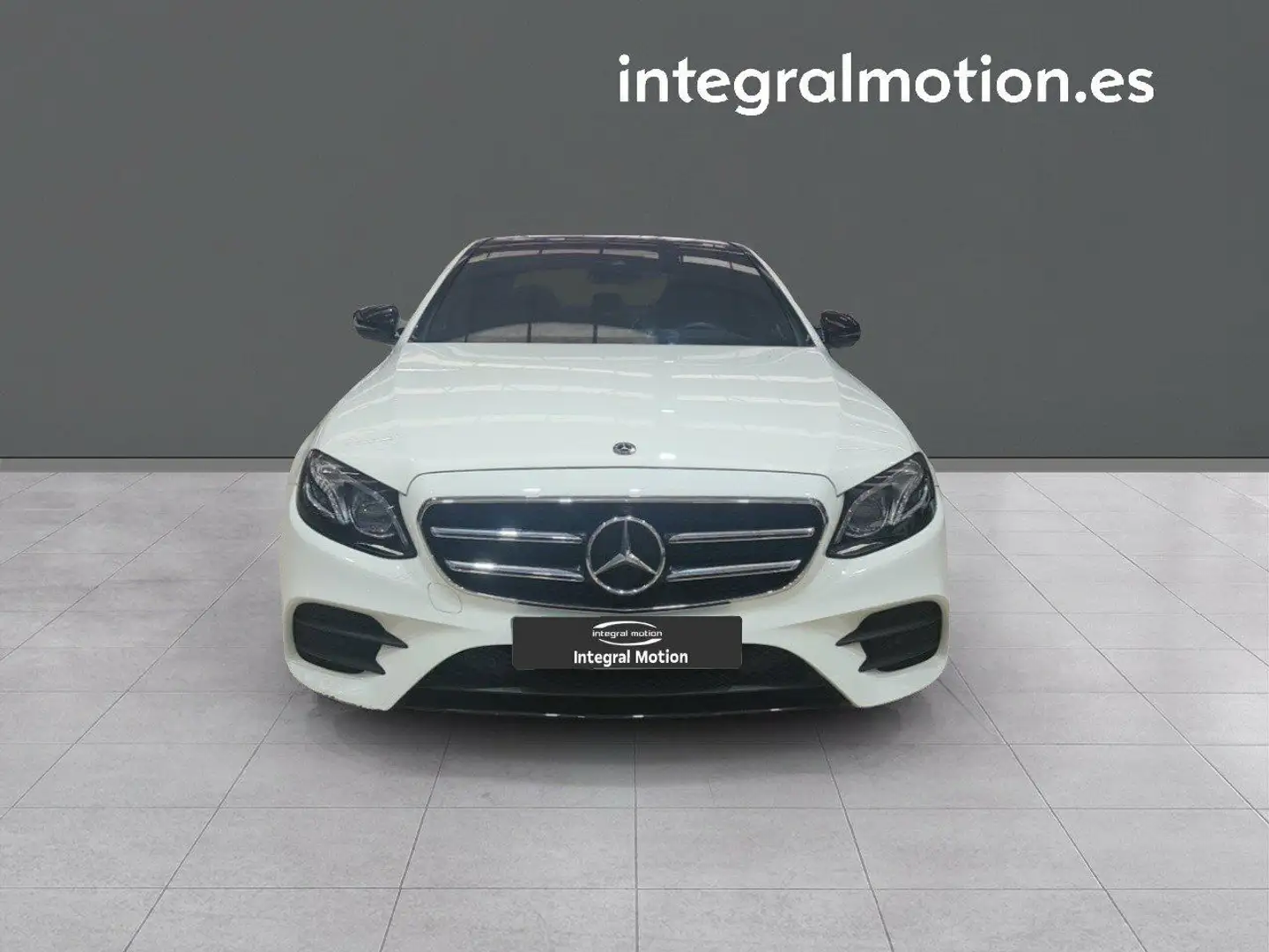 Mercedes-Benz E 220 d 4MATIC Wit - 2