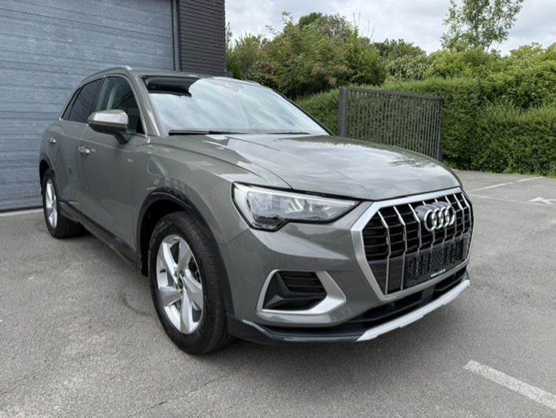 Audi Q3 35 TFSI Business Sport S tronic  Camera AdapCruise Trekhaak Zetelverwarming AppConnect Led