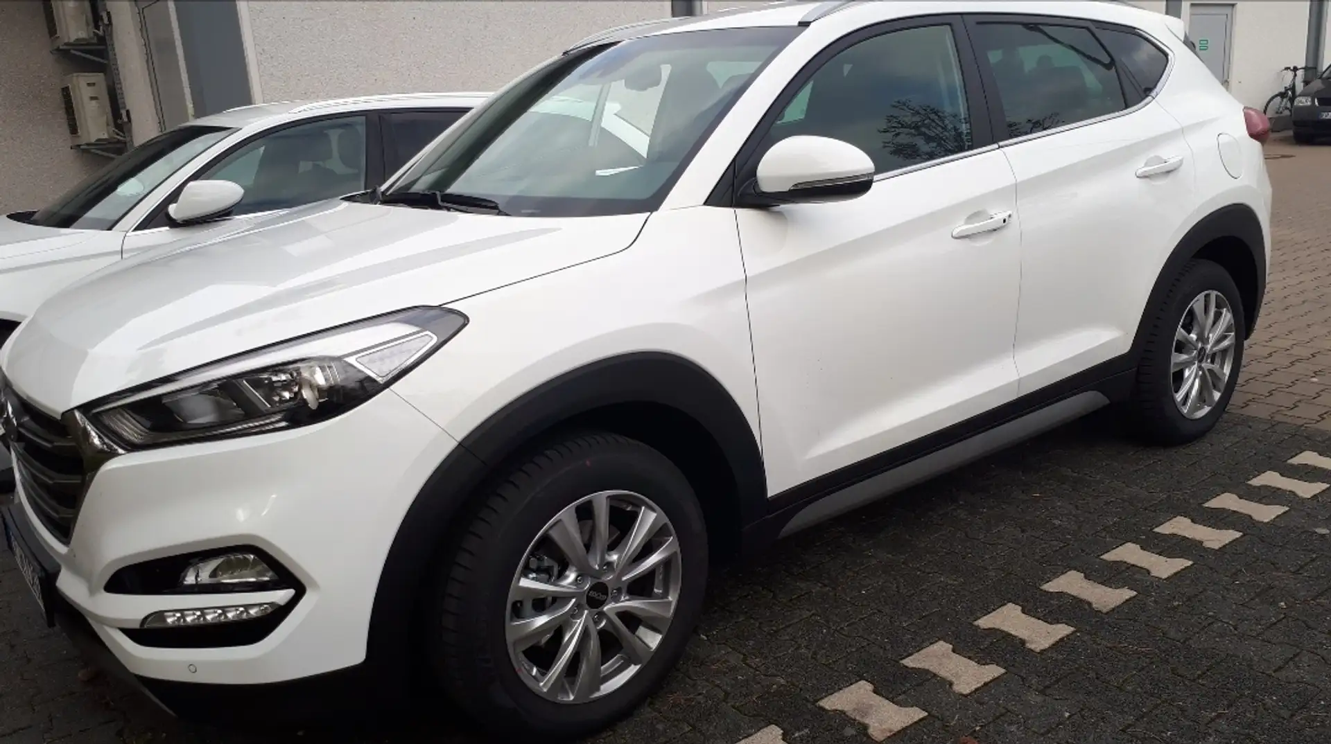 Hyundai TUCSON Tucson 1,6 T-GDI Premium Premium Weiß - 1