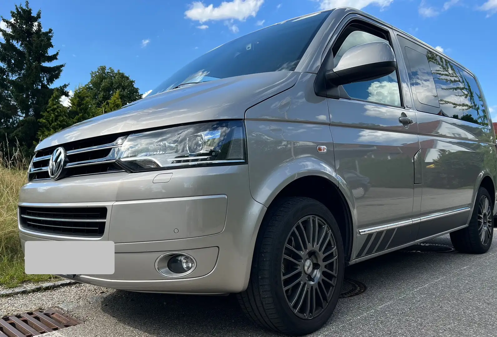 Volkswagen T5 Multivan Mulitvan Match Beige - 1
