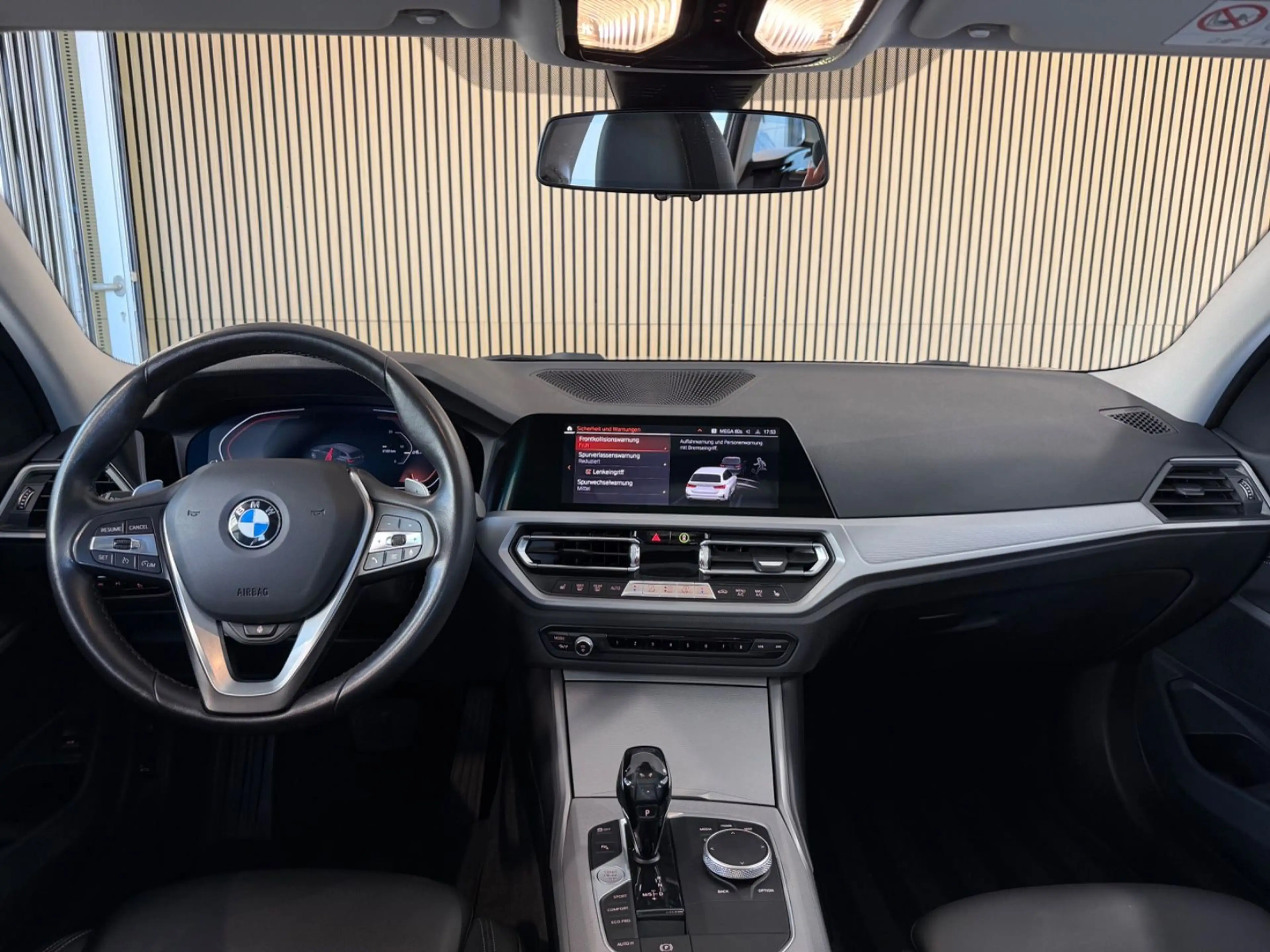BMW 320 d Tou. *LED/PANO/SHZ/SPORTSITZE/LENKGRADHEIZ* — photo 14