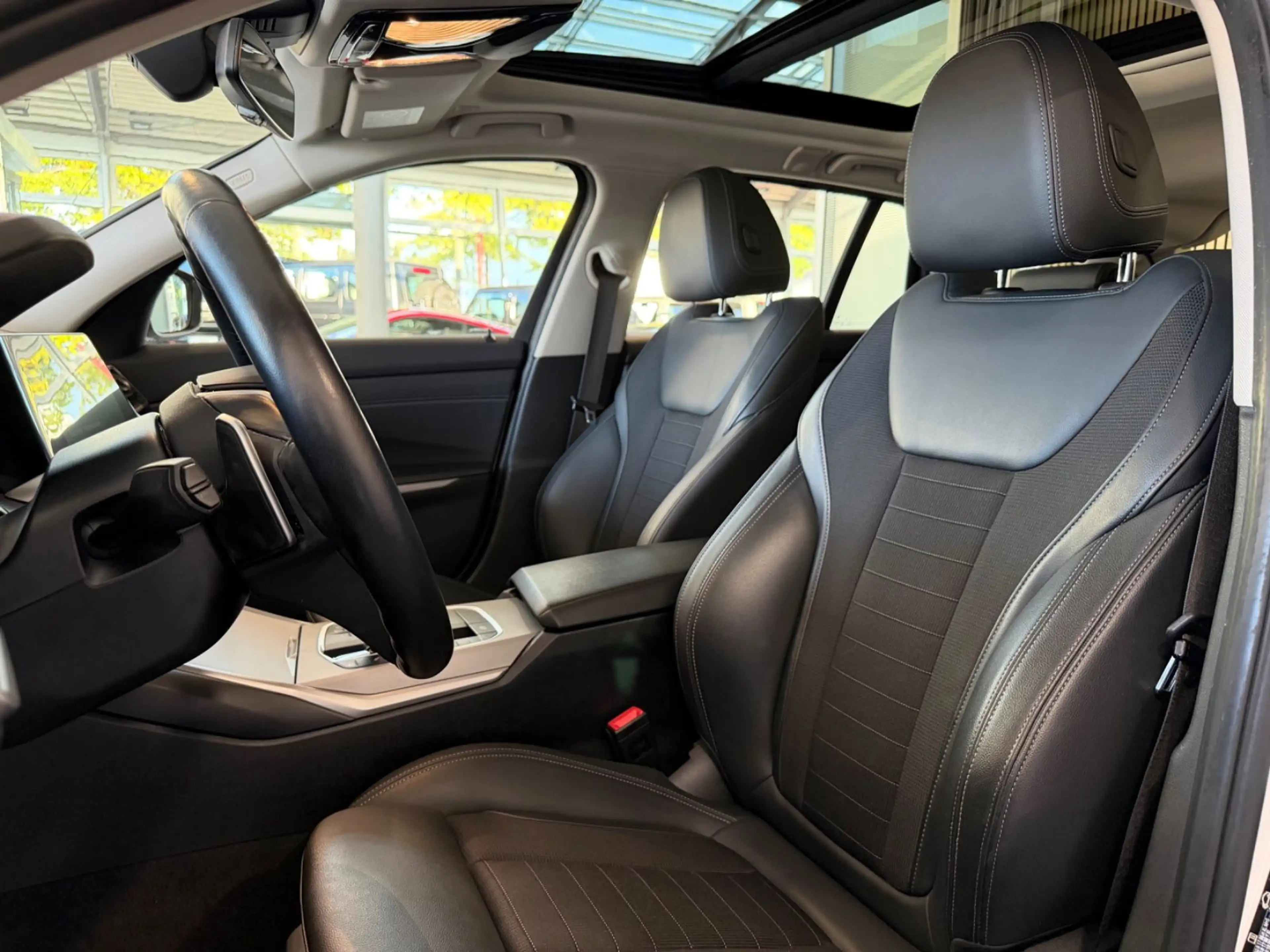 BMW 320 d Tou. *LED/PANO/SHZ/SPORTSITZE/LENKGRADHEIZ* — photo 13