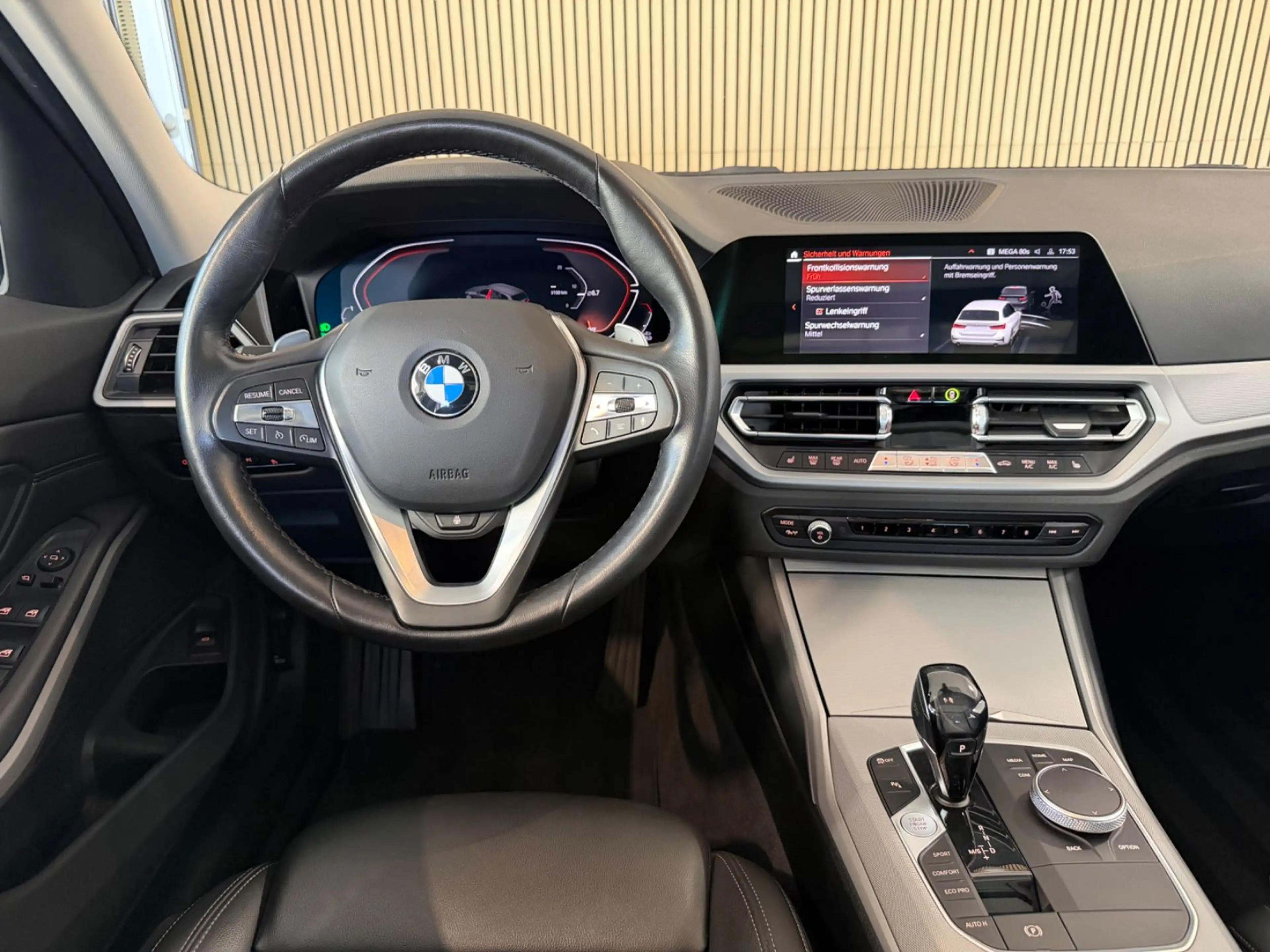 BMW 320 d Tou. *LED/PANO/SHZ/SPORTSITZE/LENKGRADHEIZ* — photo 15