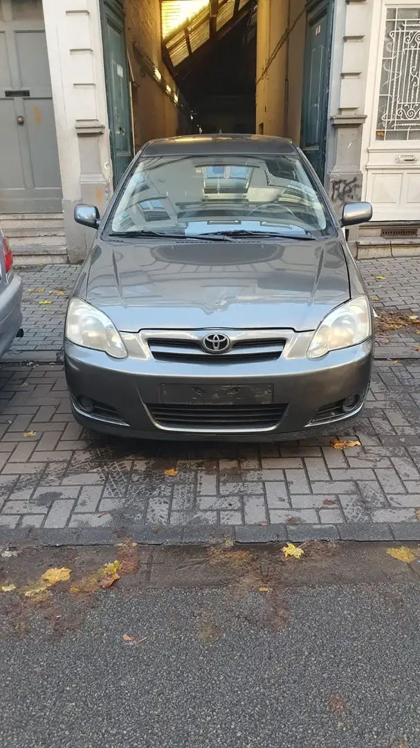 Toyota Corolla 1.6i GLi Liftback - 2