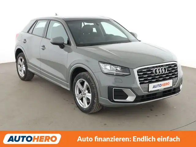 Audi Q2 view 8