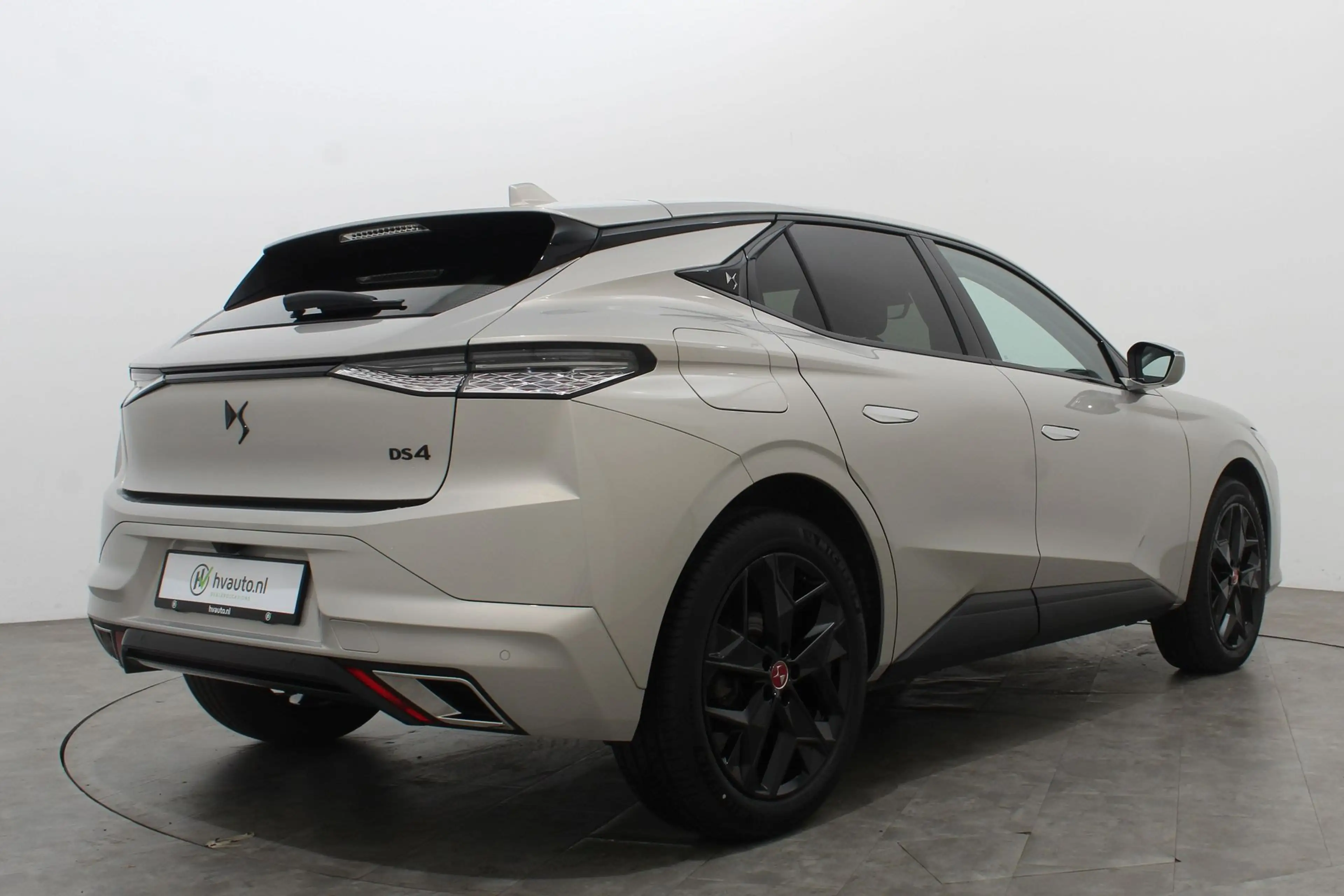 DS Automobiles DS 4 1.2 PURETECH 130PK PERFORMANCE LINE PLUS EAT8 | El — photo 15