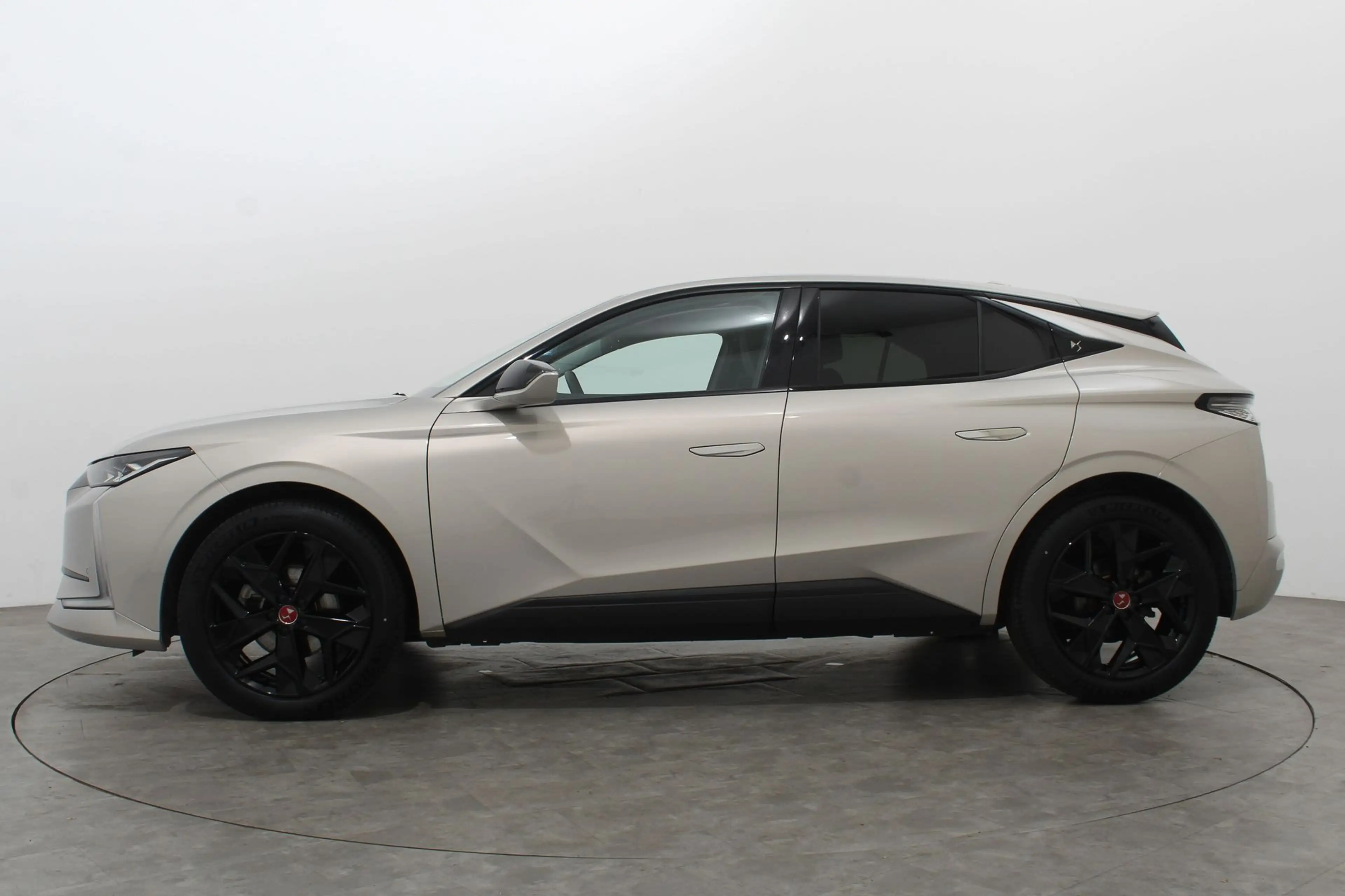 DS Automobiles DS 4 1.2 PURETECH 130PK PERFORMANCE LINE PLUS EAT8 | El — photo 6