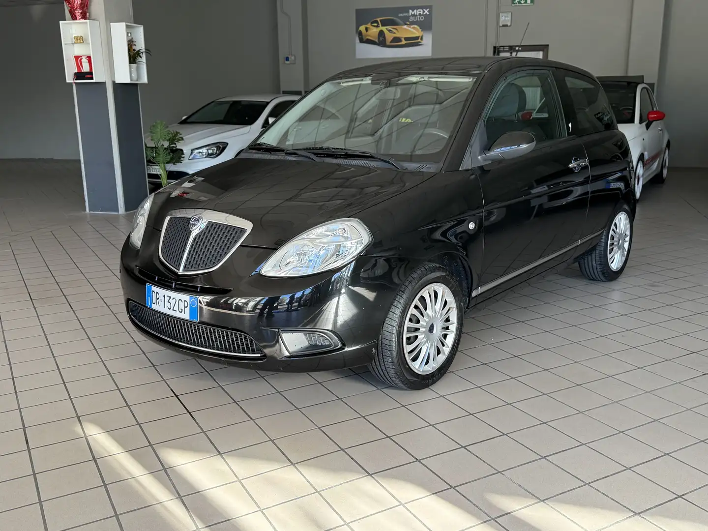 Lancia Ypsilon 1.2 8v Platino - 1