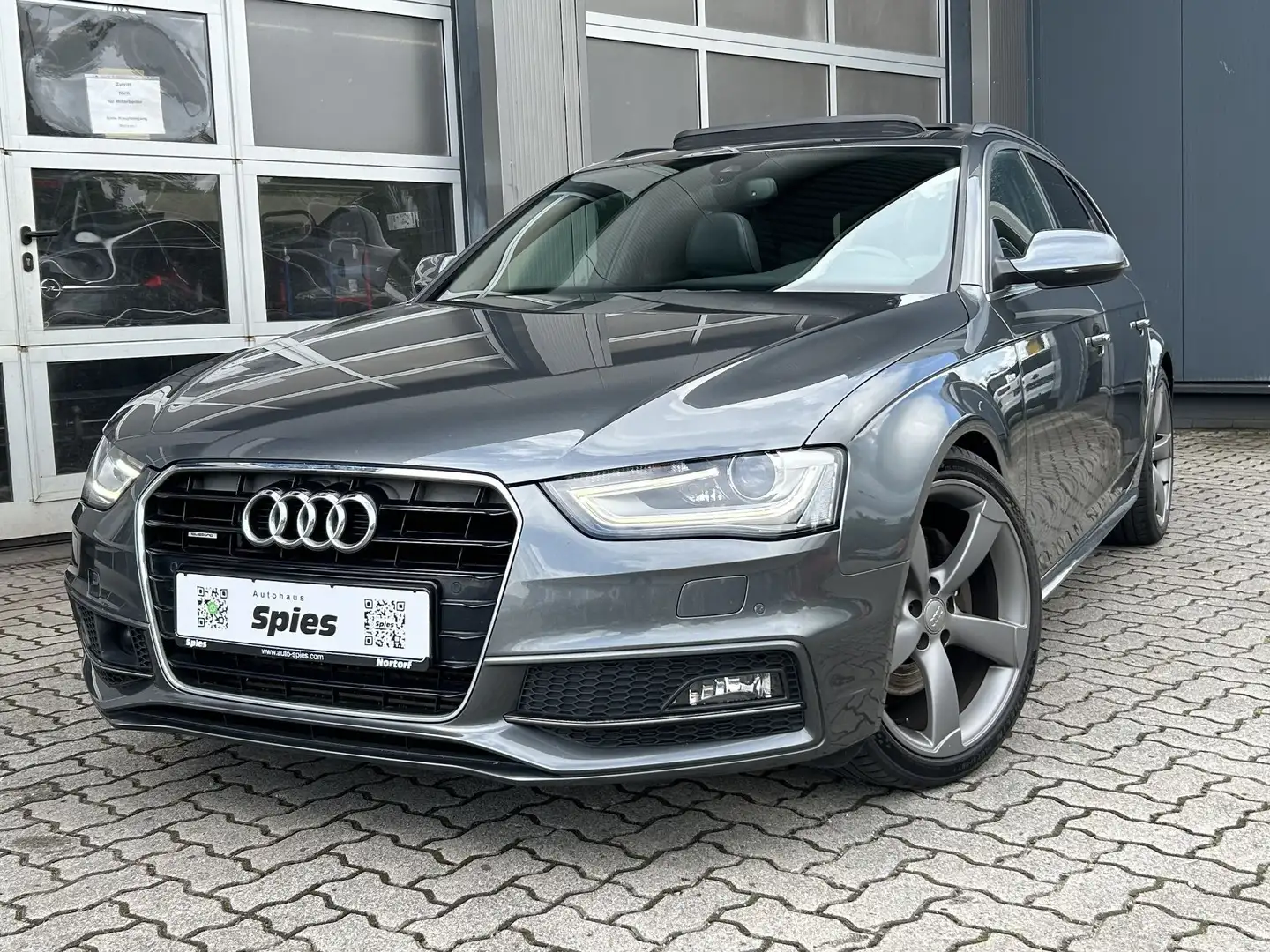 Audi A4 Avant S-line quattro AHK Shz Gris - 2