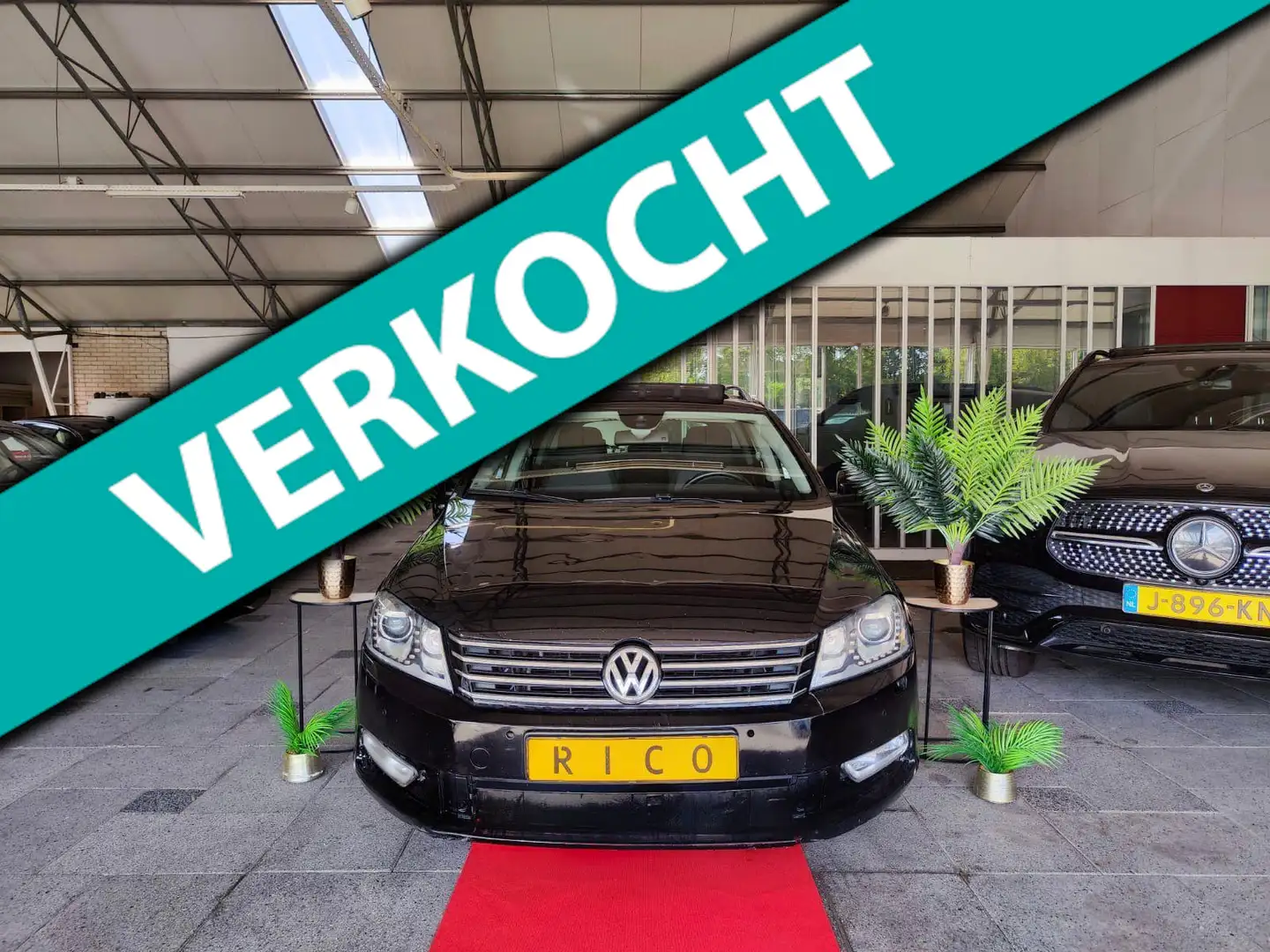 Volkswagen Passat Variant 2.0 TDI DSG R-line PANO FACELIFT FULL 2014! Zwart - 1