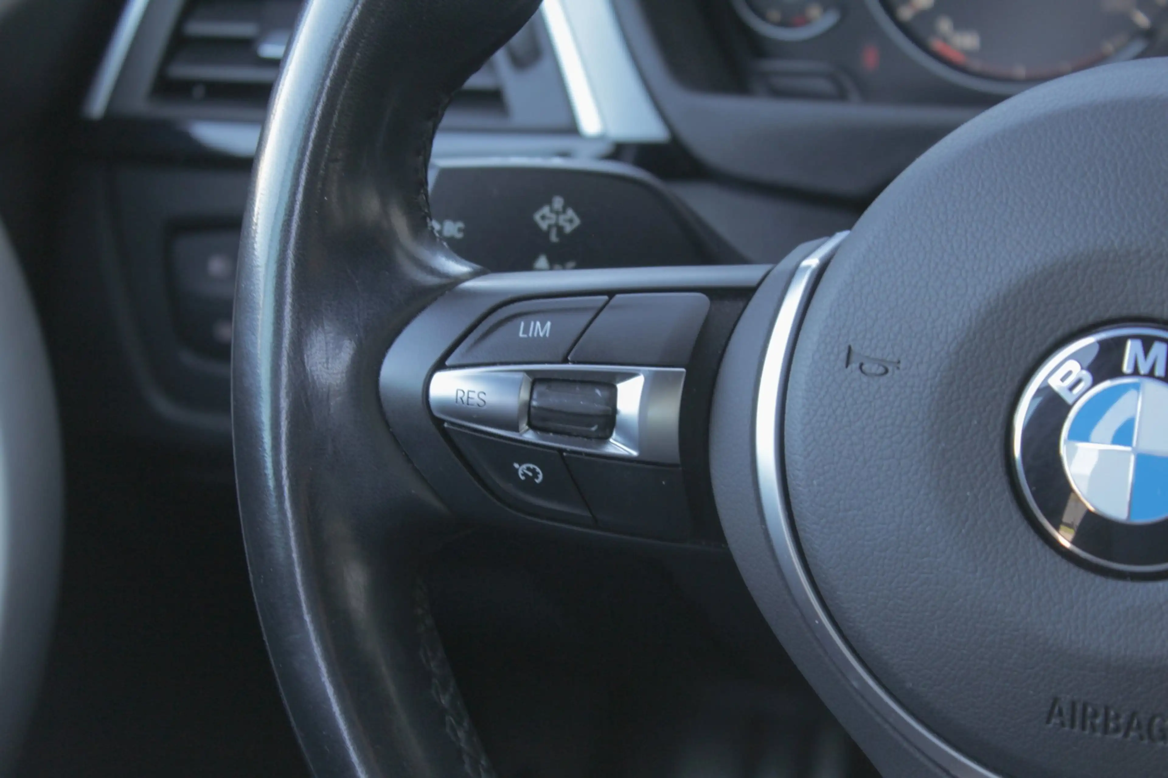 BMW 318 3-serie Touring 318i Edition M Sport Shadow Execut — photo 11